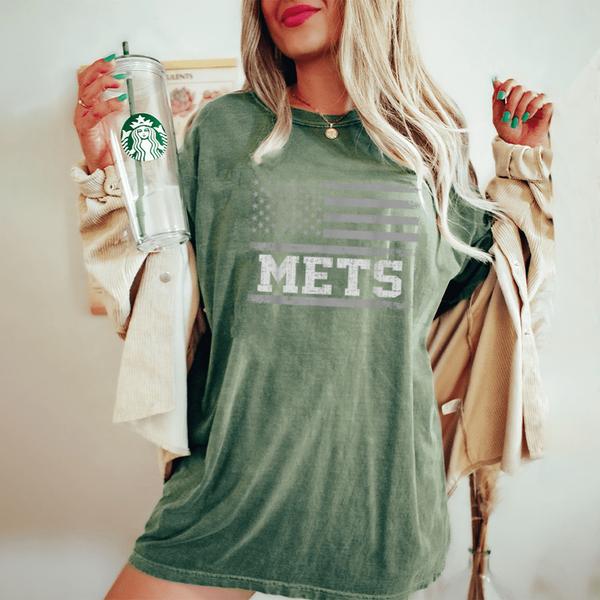 mets name retro vintage mets lover usa flag men womens oversized comfort t shirt 20250314130142 aak5rxj1 s4.jpg